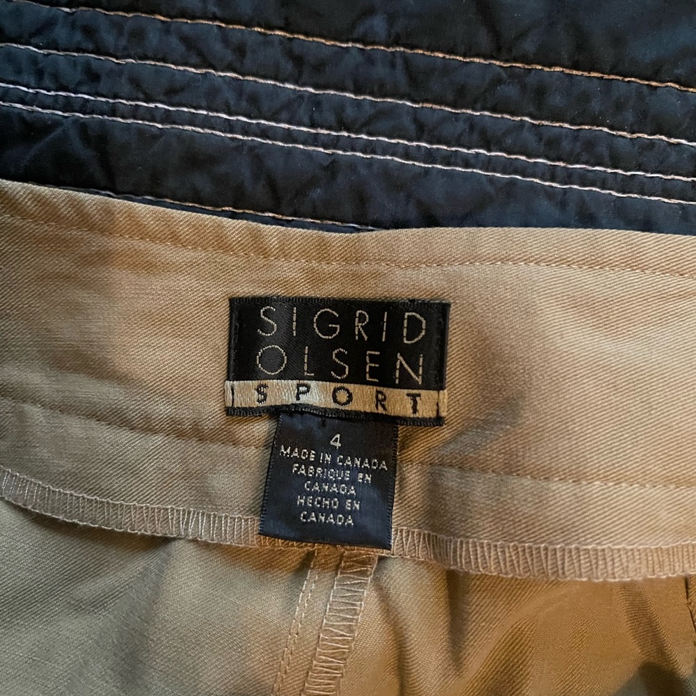 Brown side buttoned flat front Pants - Picture 4 of 4